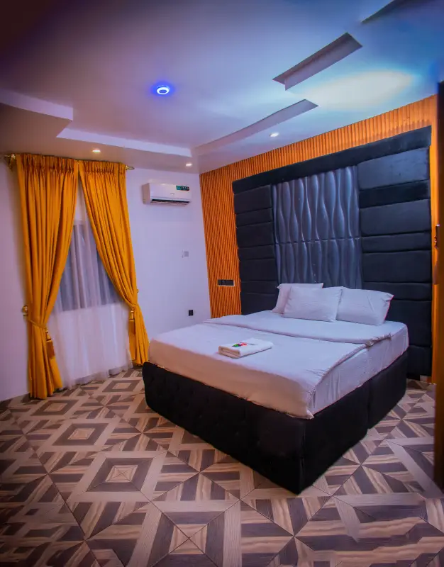 Room 1 Bedroom Apartment