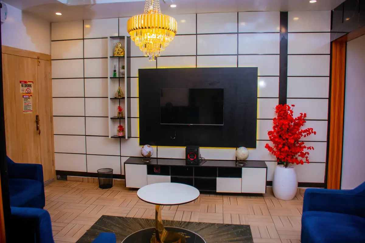 Room 2 Bedroom Apartment (Super)