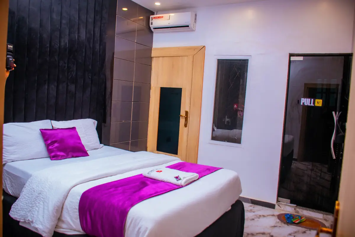 Room 2 Bedroom Apartment (Super)