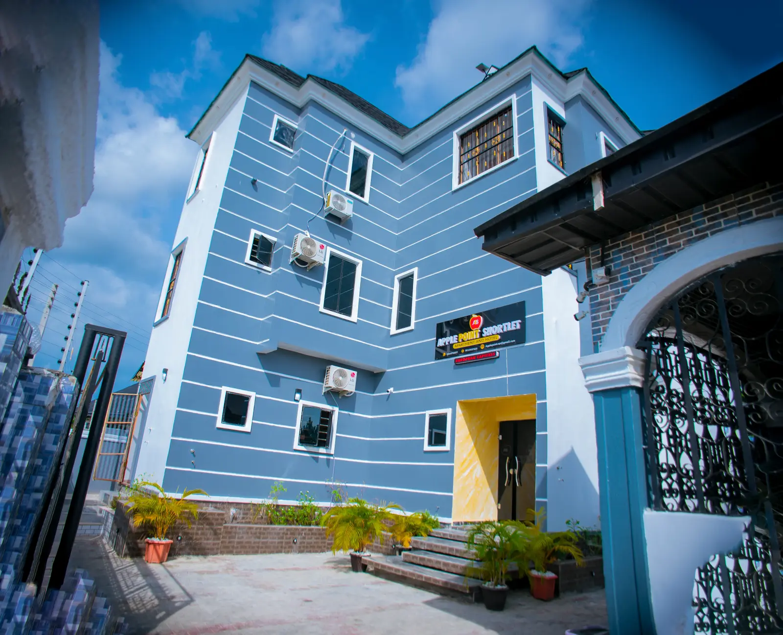 Apple Point Shortlet, Apartment and Hotel Banner